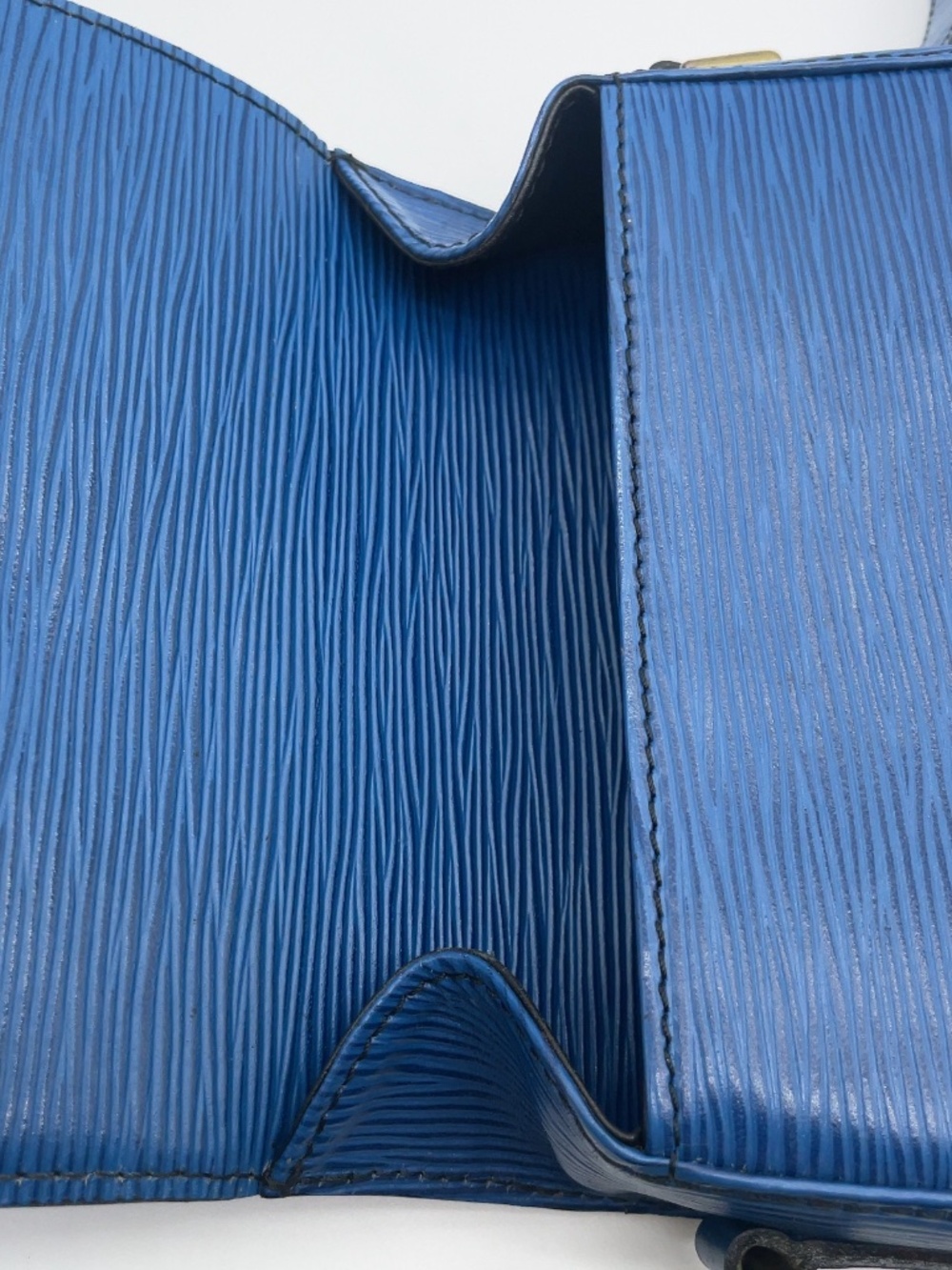 Louis Vuitton Epi Blue Saint Cloud Crossbody - Picture 10 of 12